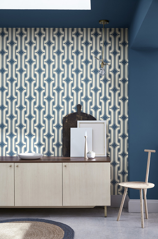 5_LG_Wall_Hicks Blue_wallpaper Lavaliers Low Wave_Skirting French Gray.jpg