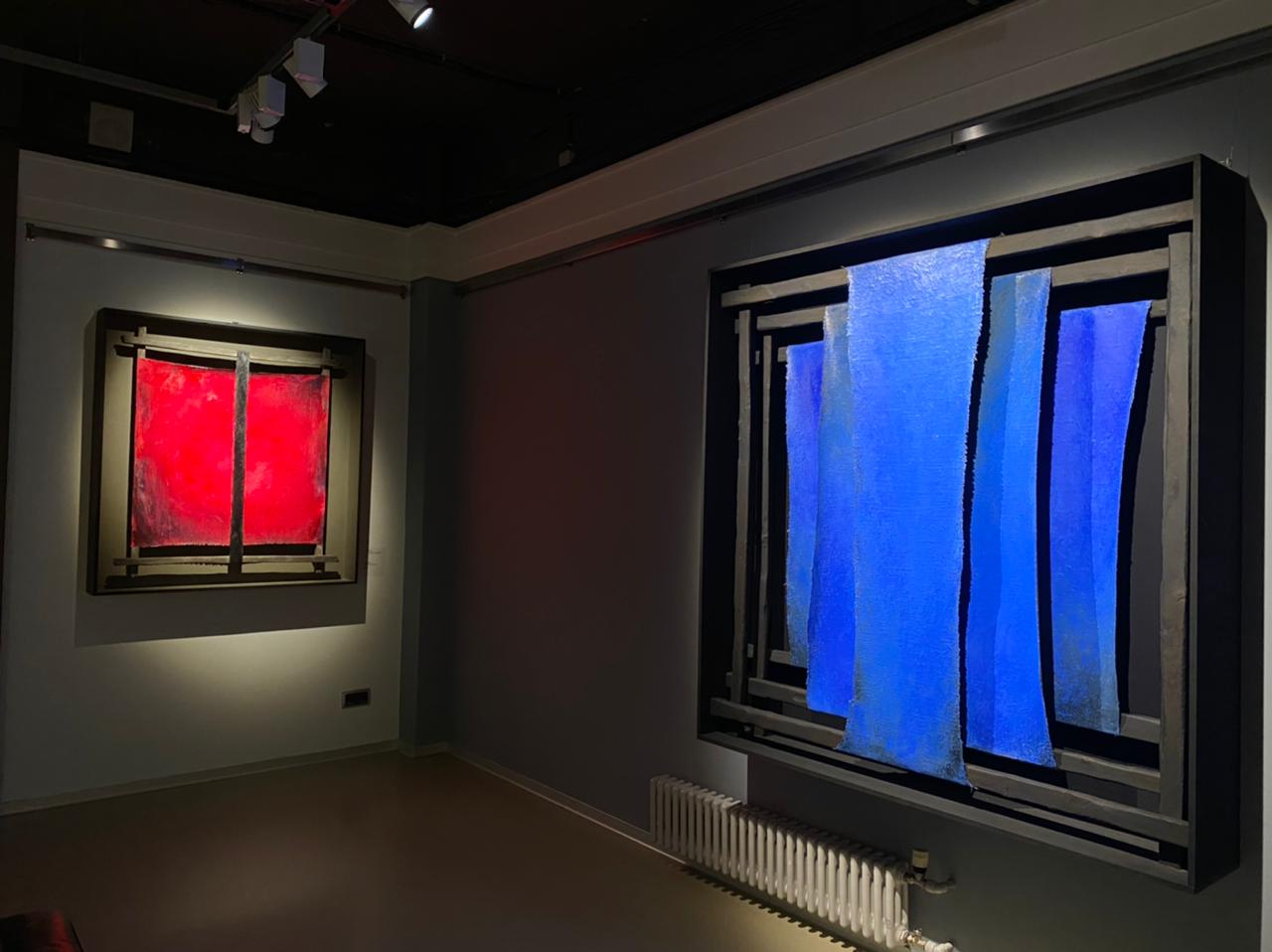 Экспозиция выставки «Встречающиеся пространства» в Музее современного искусства Эрарта.